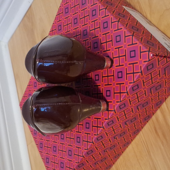 Tory Burch burgundy wedge - Picture 4 of 5